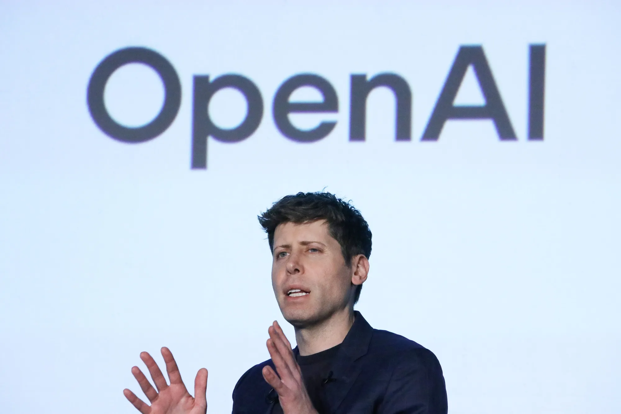 Modelli IA che nascondono errori e usano chiavi API: i sei casi segnalati da OpenAI