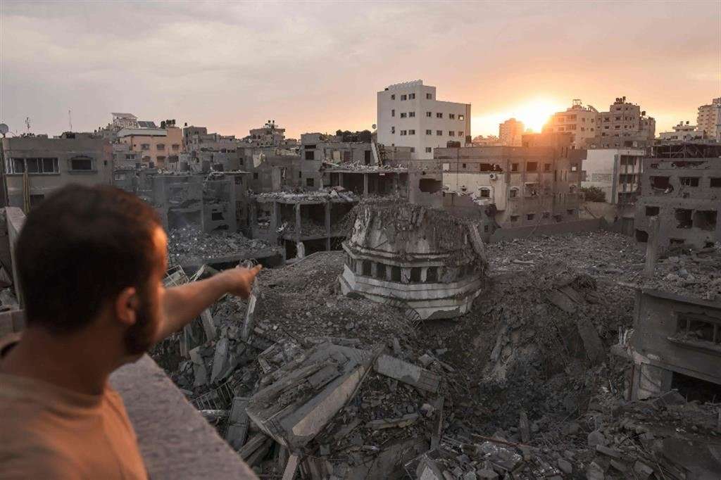 Israele- Hamas, la risposta di Tel Aviv è senza precedenti e Gaza è isolata