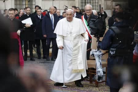 Papa Francesco, condizioni critiche ma stazionarie