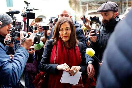 Alla Camera è iniziata la discussione sulla mozione di sfiducia a Santanchè. La ministra: “Sono zero preoccupata”