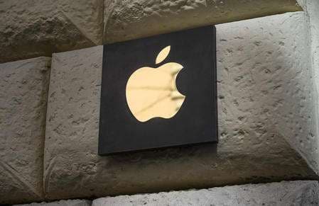 La Commissione europea avvia un’indagine su Apple: l’ App Store viola il DMA