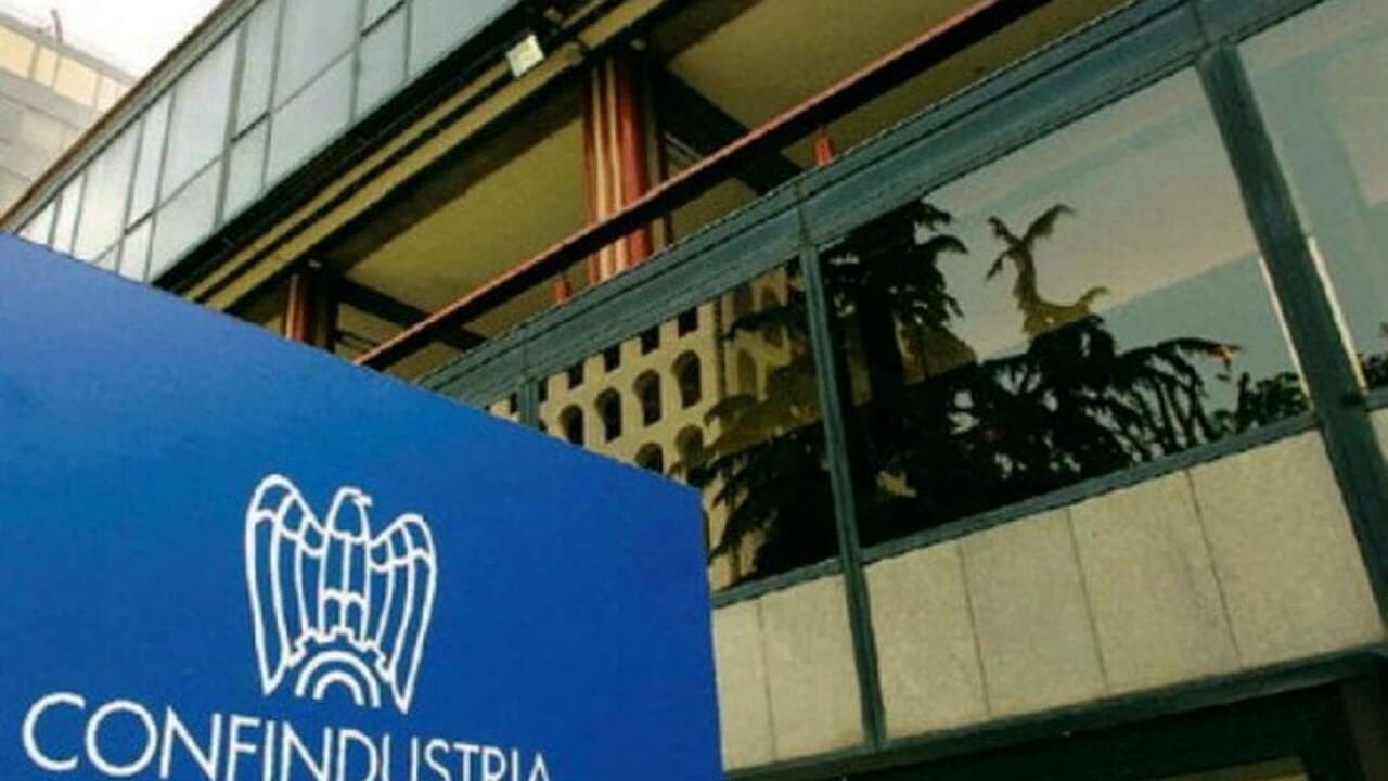 Rapporto Confindustria, il 68% delle imprese ha difficoltà a trovare personale da assumere