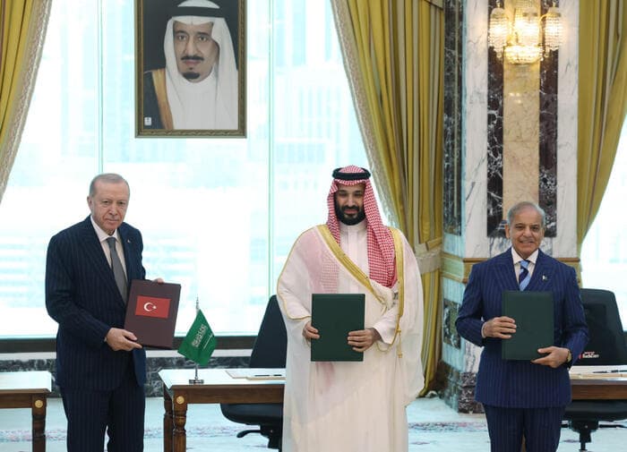 Arabia Saudita, Turchia e Pakistan, la nuova triplice intesa del M.O..  Siglato patto di difesa comne 