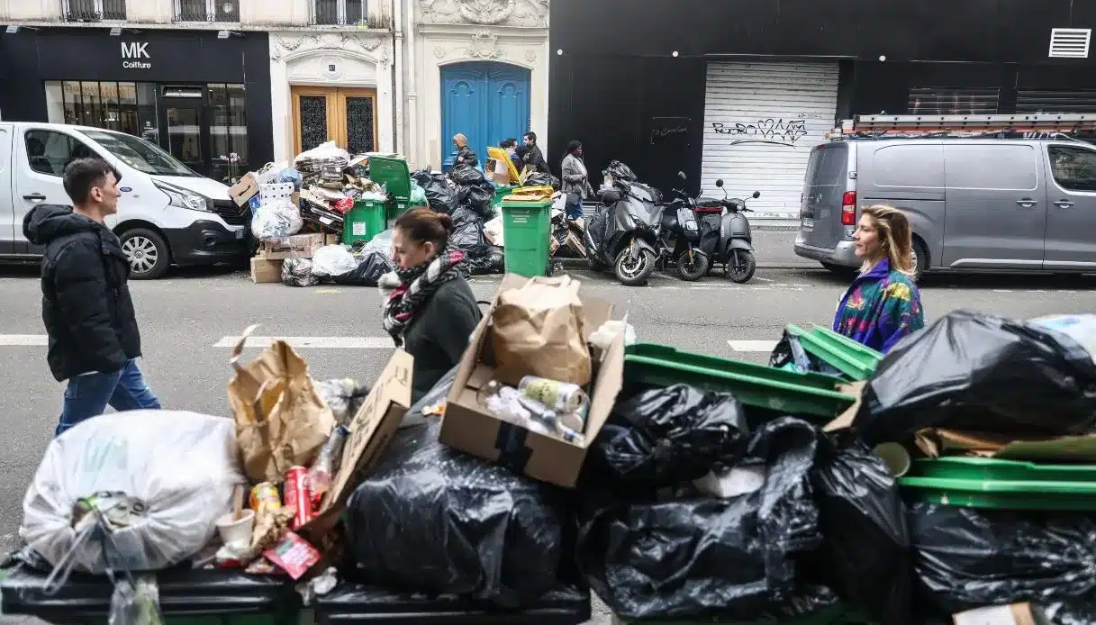 Tari in aumento: nel 2025 la spesa media per famiglia sale a 340 euro