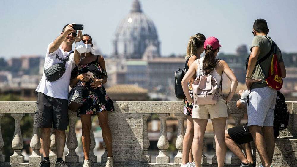 Turismo, Italia in ripresa: nel 2023 i pernottamenti sono tornati ai livelli pre-pandemici. Spagna e Turchia anche meglio