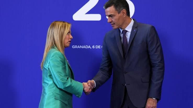 Migranti, intesa Meloni-Sánchez per chiudere la crisi di Ceuta: Italia e Spagna verso la revoca dei controlli alle frontiere