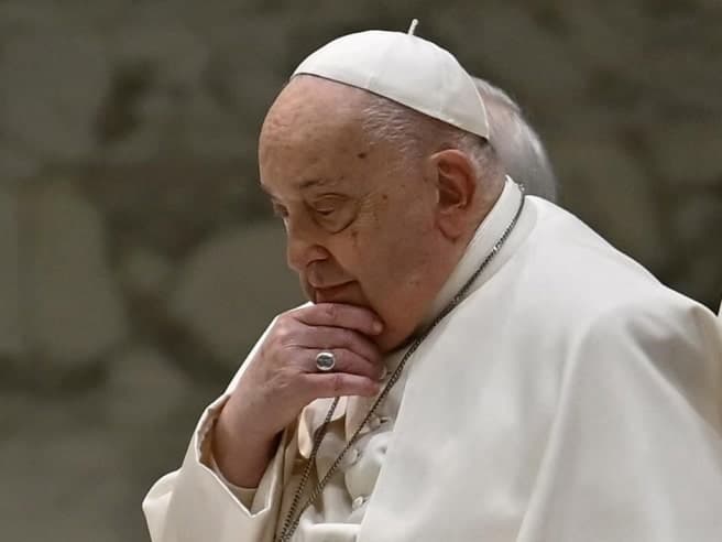 Papa Francesco, "ha dormito tutta la notte"