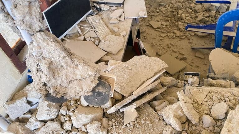 L' Indonesia colpita da un terremoto di magnitudo 7.7