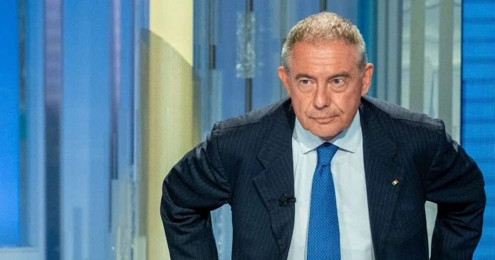 Urso: “L’industria parteciperà al trimestre antinflazione, per aumenti di bollette e benzina previsti interventi per il sostegno dei meno abbienti”