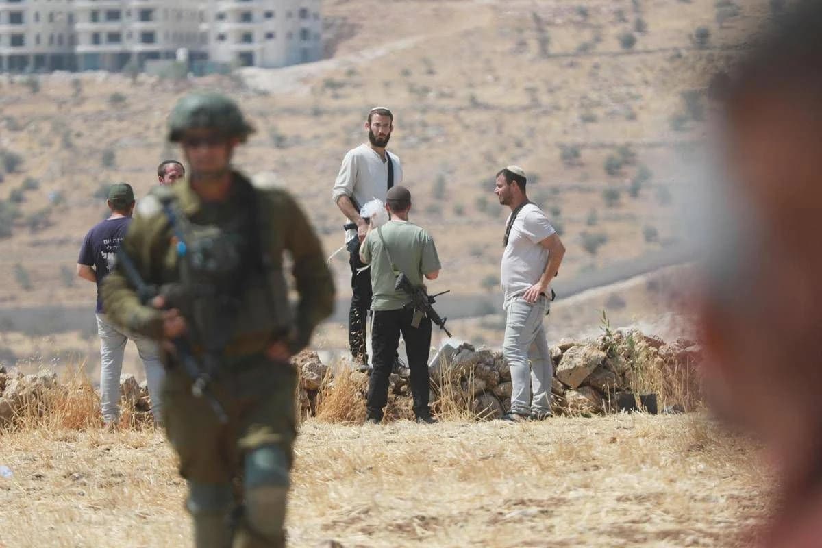 Svolta a Londra: sanzioni contro i coloni. Dura la risposta di Israele