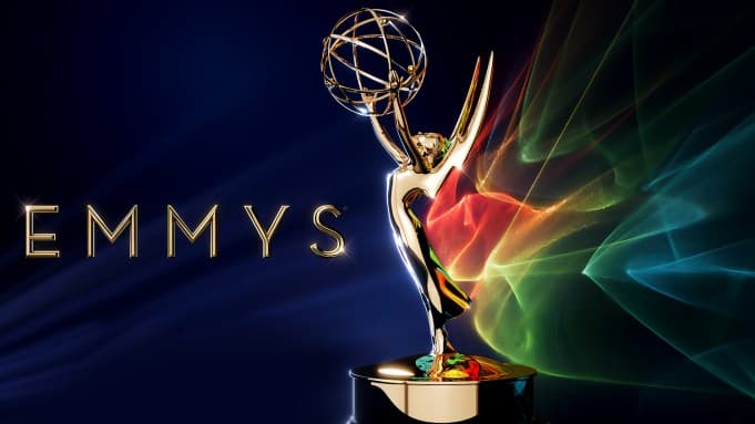 Emmy Awards 2026, svelate le nomination: trionfano The Pitt e Hacks
