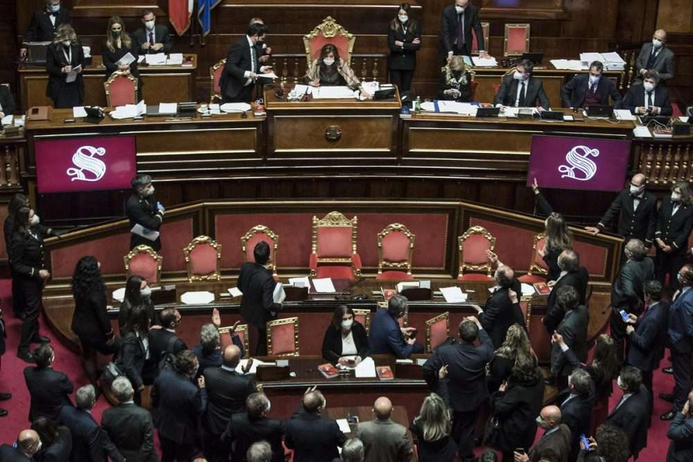 Crisi di Governo: fiducia risicata al Senato, Conte va avanti.  Quirinale verso il via libera