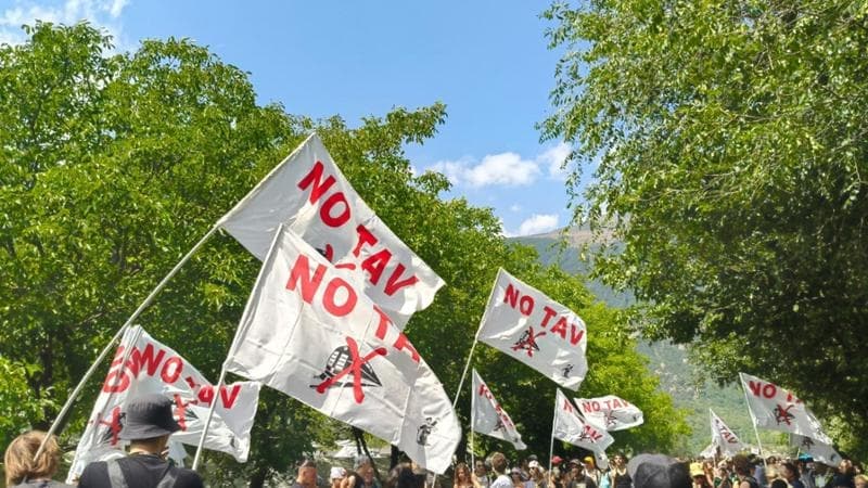 No Tav. Tensioni in Valle di Susa: scontri vicino ai cantieri della Torino-Lione