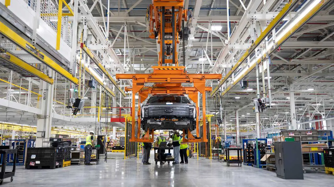 Ford licenzierà 4mila dipendenti in Europa entro fine 2027