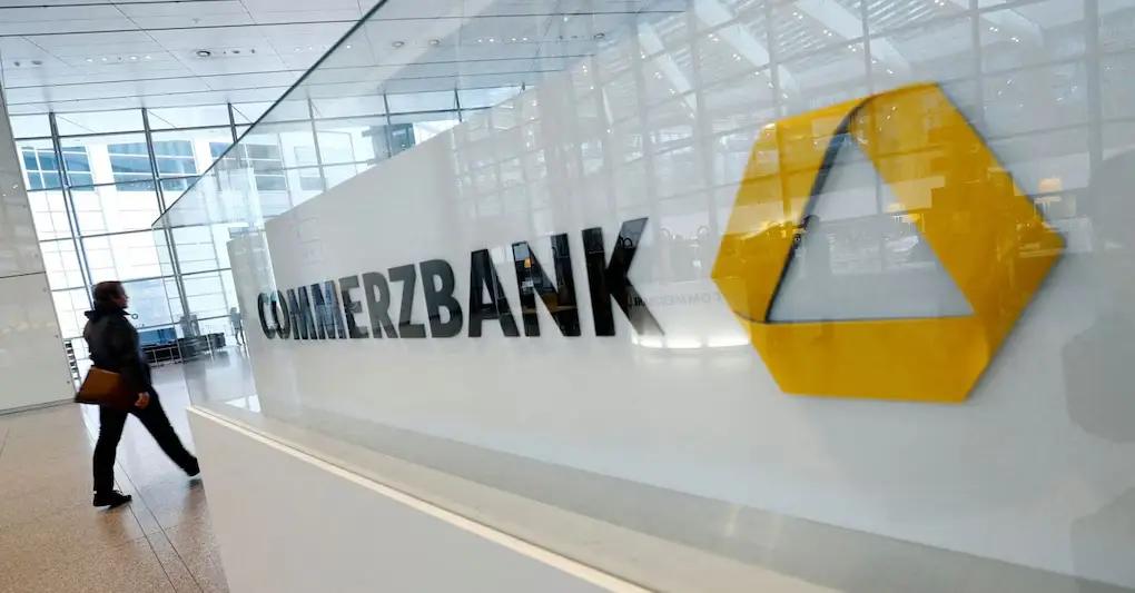 Commerzbank, entro il 2028 taglio di circa 4mila posti