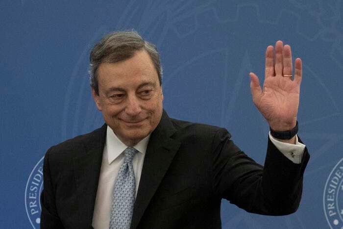 Draghi al Cdm: “Avanti su emergenze e Pnrr, ci sarà tempo per i saluti. Rimettiamoci a lavoro”