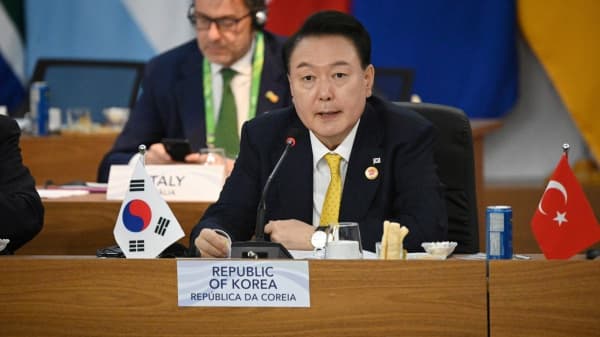 Corea del Sud, il Parlamento mette sotto impeachment Yoon