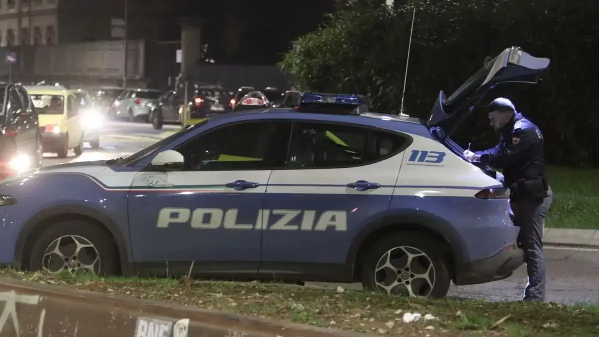 Milano, 16enne accoltellato dal branco durante una rapina