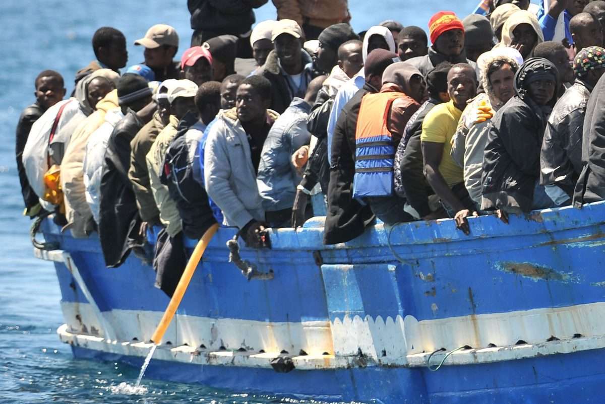 Migranti, polemica tra Italia e Francia. Darmanin: “Meloni inadeguata”, Tajani: “Non andrò a Parigi”