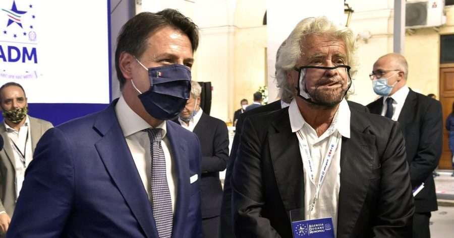 M5s, Tribunale di Napoli sospende i provvedimenti di agosto. Grillo: “Invito a rimanere in silenzio”