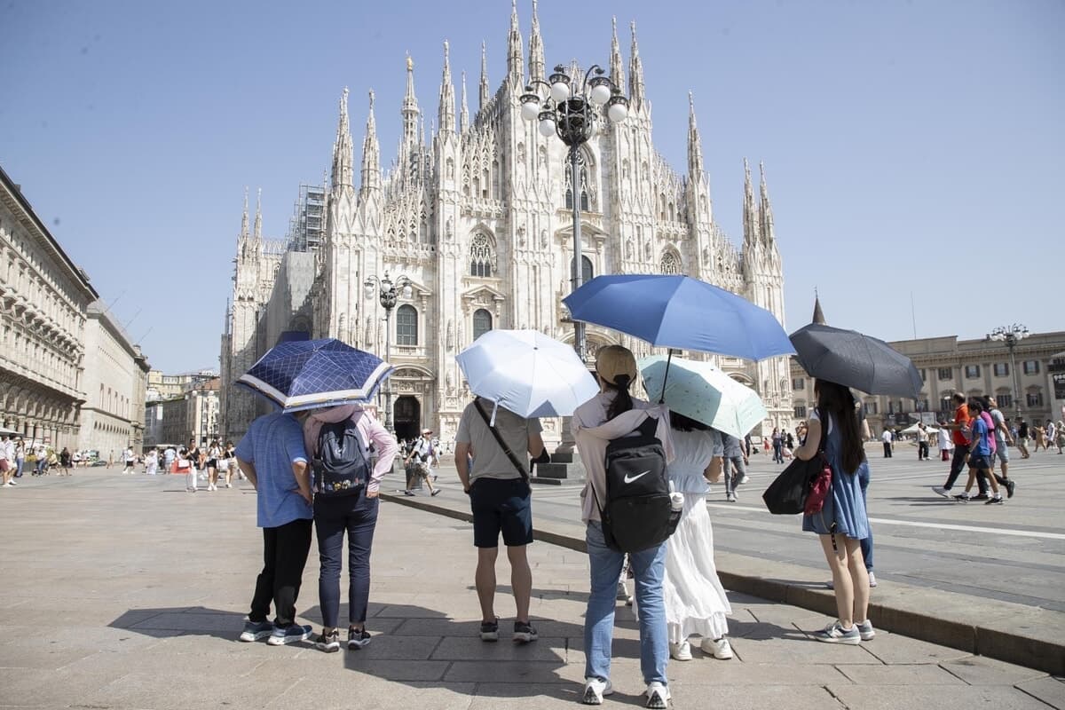 Caldo, l'afa resiste al Centro-Sud: quattro città con bollino rosso
