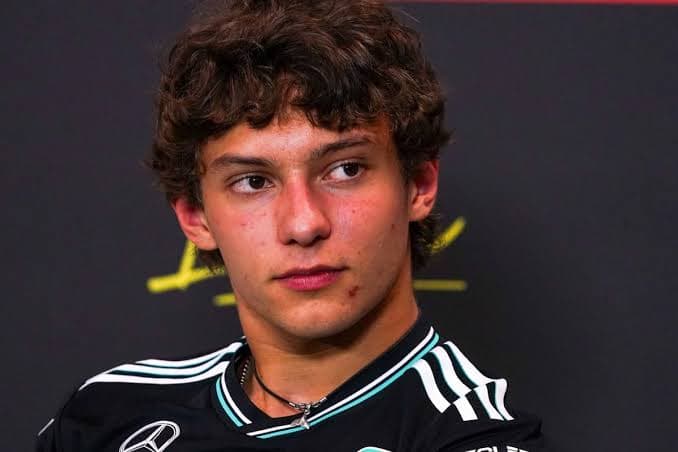 Antonelli trionfa in Belgio: il talento italiano domina la Formula 1 e allunga nel Mondiale