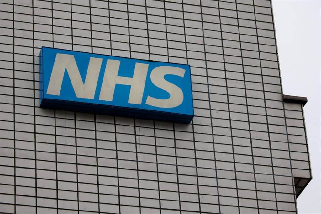 Uk,  la svolta nel sistema sanitario nazionale. Starmer annuncia liste di attesa in calo e 2 milioni di visite in più