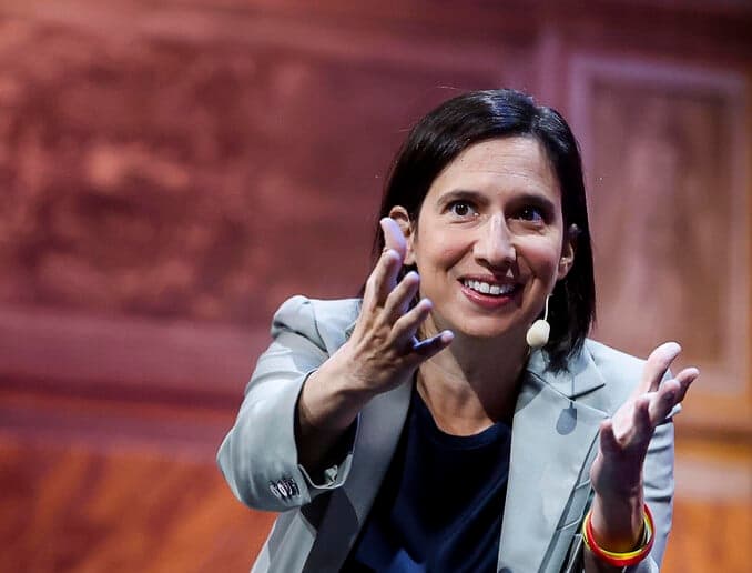 Schlein-Meloni, duello infuocato. La leader dei Dem, la libertà è a rischio. Meloni, delirio puro, vergogna!