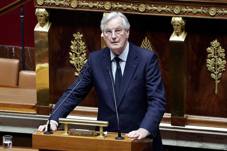Francia, si apre la crisi. Le Pen pronta a far cadere Barnier
