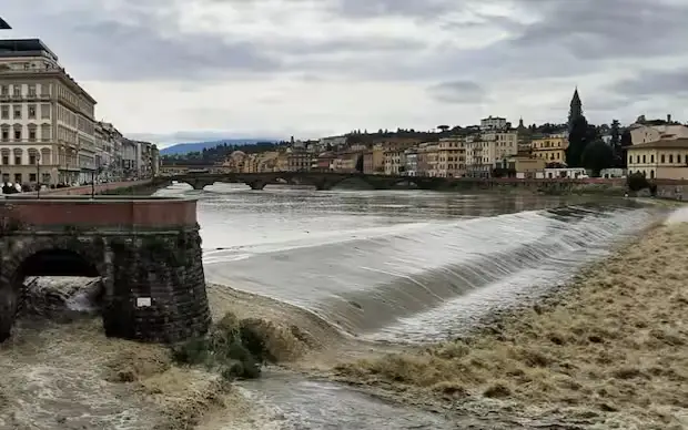 Maltempo in Emilia-Romagna, allerta rossa anche in Toscana