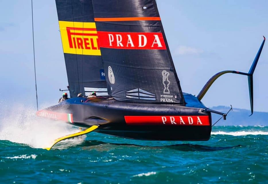 Luna Rossa trionfa alla Luise Vuitton Cup: battute American Magic e Ineos Britannia
