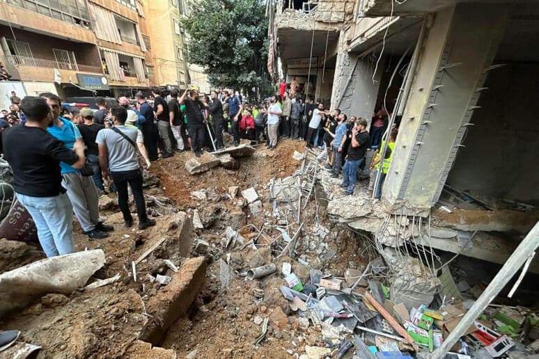 Nuovo attacco di Israele su Beirut, 12 morti di cui 5 bambini e 66 feriti