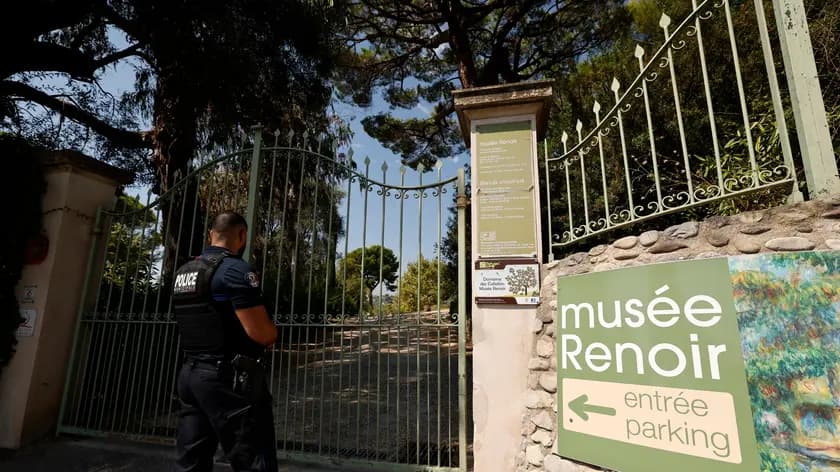 Ritrovati due dei quattro Renoir rubati in Costa Azzurra: erano nel giardino del museo