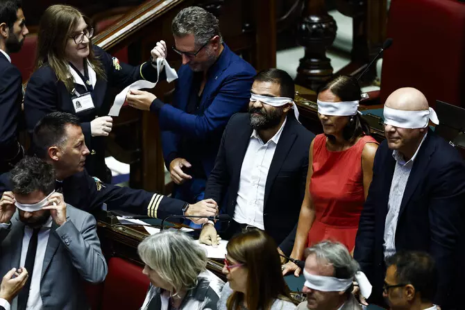 Camera, stop all'acquisizione delle chat di Delmastro. Via libera con 206 voti, 