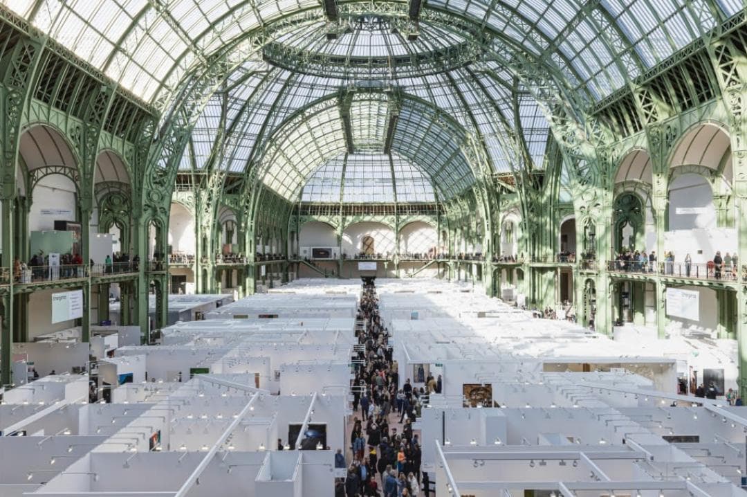 Art Basel Paris 2026, le proteste fermano la fiera nel weekend