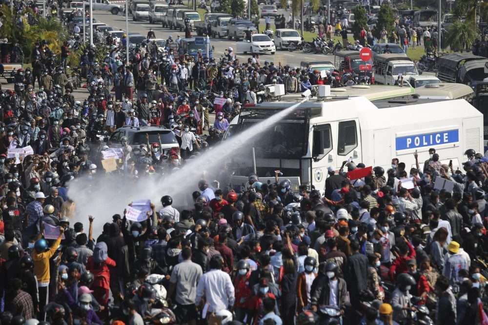Myanmar, continua a dilagare la violenza contro chi manifesta per un ritorno alla democrazia