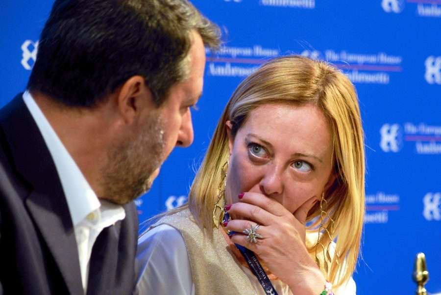 Vertice tra Meloni e Salvini nella masseria in cui la premier è in vacanza, presente anche Fontana