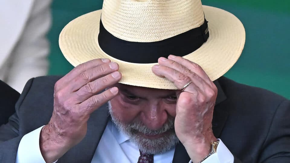 Lula annuncia: “Dirò a Trump di non interferire nelle elezioni in Brasile”
