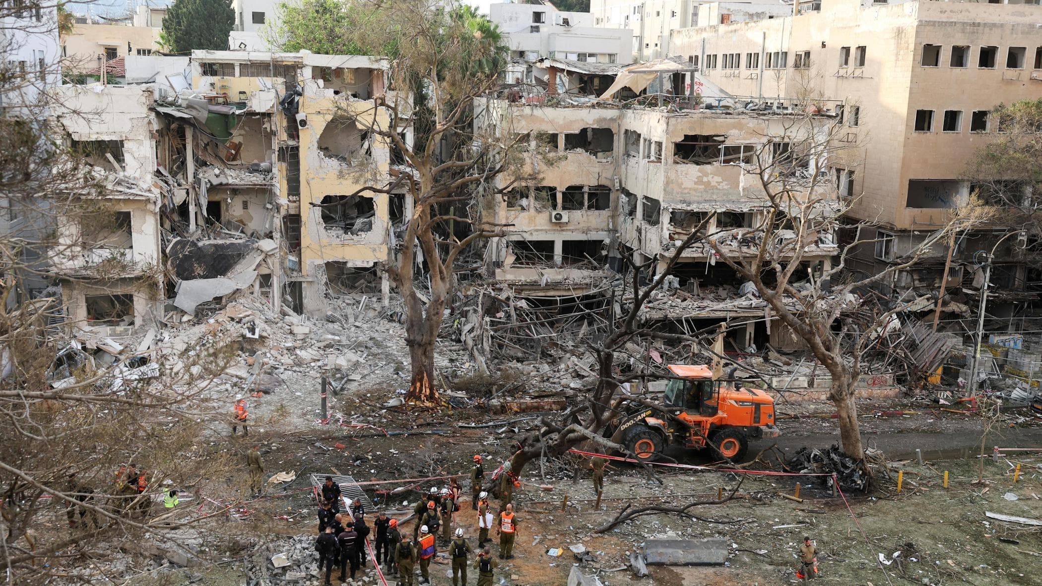 Iran, torna l'allarme su Tel Aviv: tra attacchi missilistici e notizie di distruzione, cosa è realmente accaduto