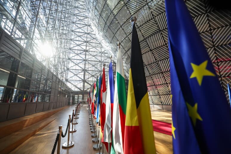 Bilancio Ue 2028-2034, taglio da 141 miliardi: sul tavolo un budget da 1.622 miliardi

