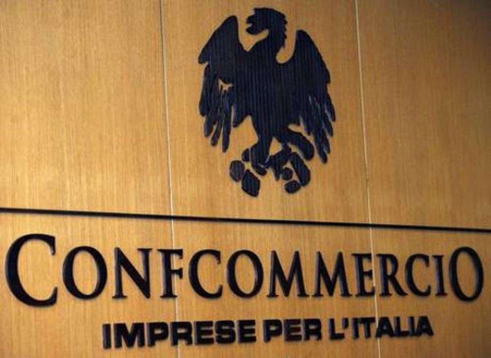 L’allarme di Confcommercio: “L’economia rallenta e l’inflazione sale”