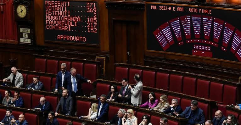 Legge elettorale, partono i ricorsi contro il Melonellum: sei punti sotto accusa, la battaglia arriva alla Consulta