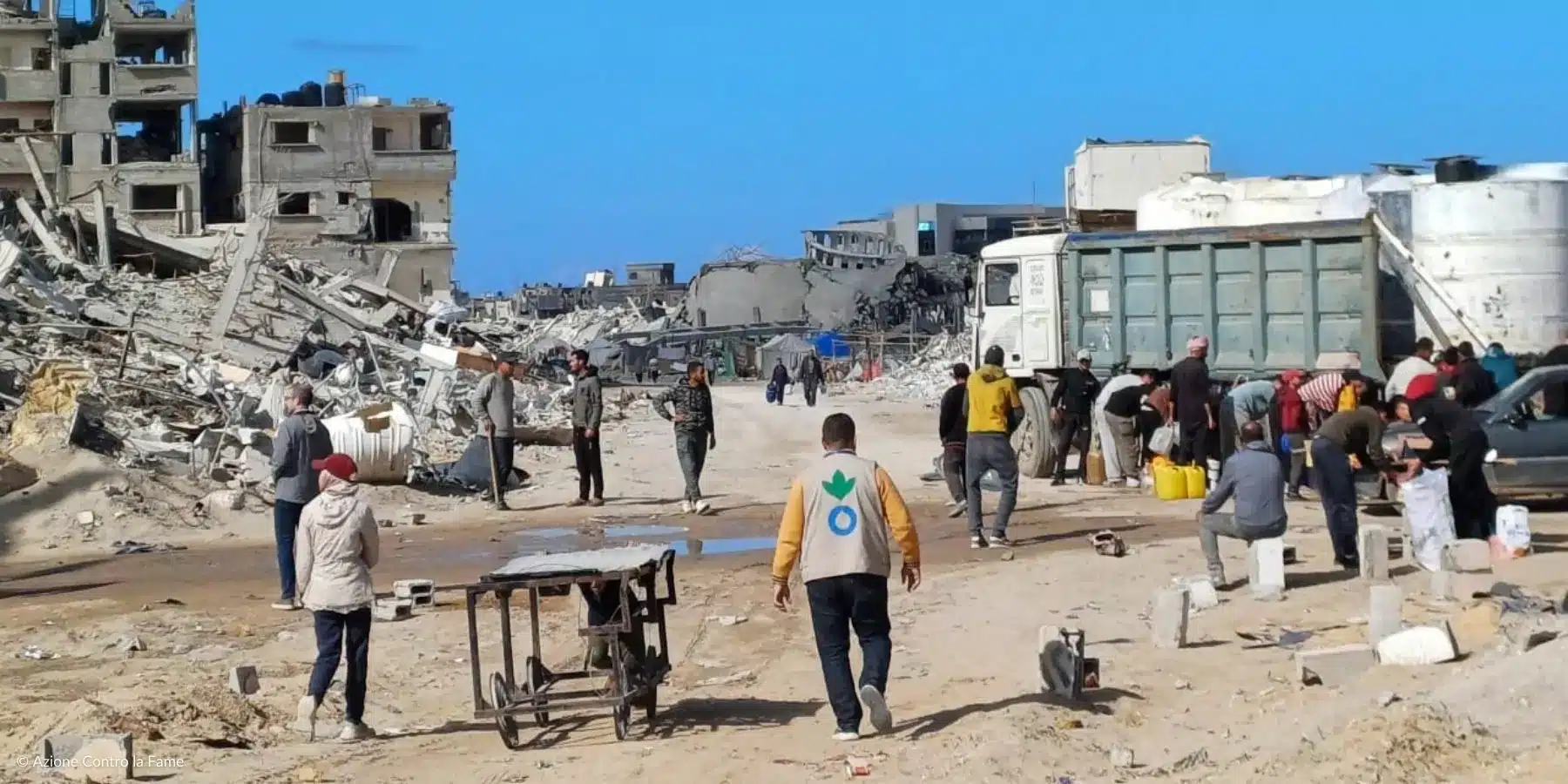 Gaza, Onu: "Aiuti insufficienti", 27 morti nei raid dell'Idf