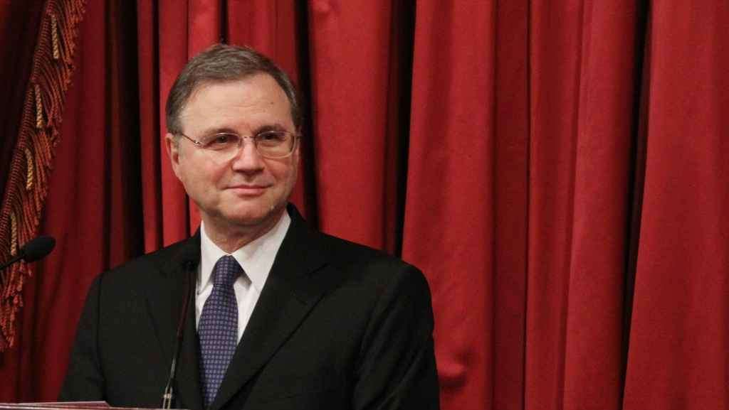 Visco: “Le banche tengano conto del rallentamento del Pil e del rischio di una contrazione economica”