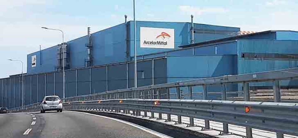 Ex Ilva, la protesta arriva all’aeroporto di Genova