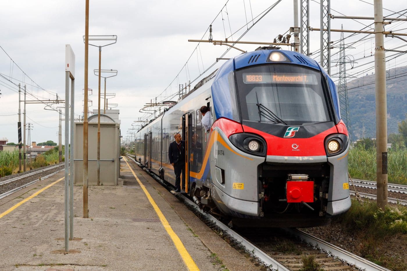 Caos treni, lavori a Firenze paralizzano l'Alta Velocità: ritardi fino a tre ore e collegamenti stravolti
