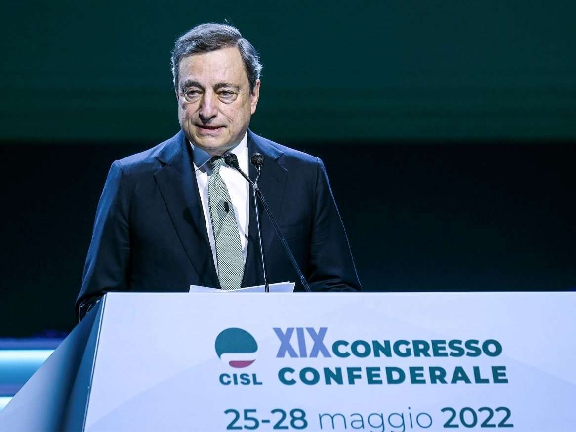 Draghi al Congresso della Cisl: “Prevediamo che la pressione fiscale cali di 0,4 punti”
