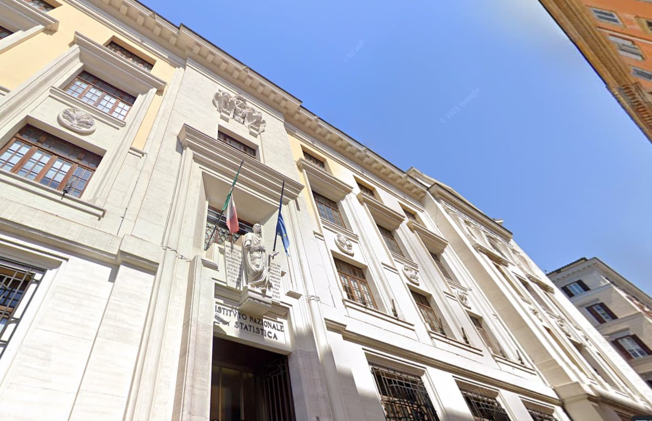 Lavoro, ISTAT: l’occupazione cresce in Italia ma lascia indietro i giovani