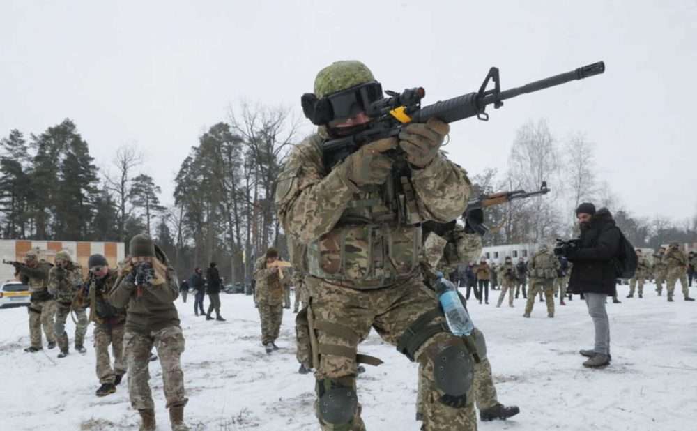 Ucraina: Kiev teme che la Russia possa annunciare una mobilitazione generale, acciaierie Azovstal distrutte