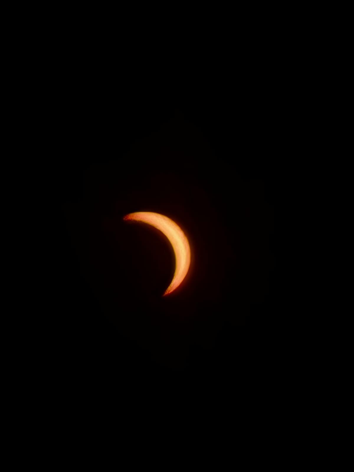 Eclissi solare del 12 agosto, lo spettacolo conquista l’Europa: buio in Spagna e Islanda, Italia sotto l’ombra della Luna